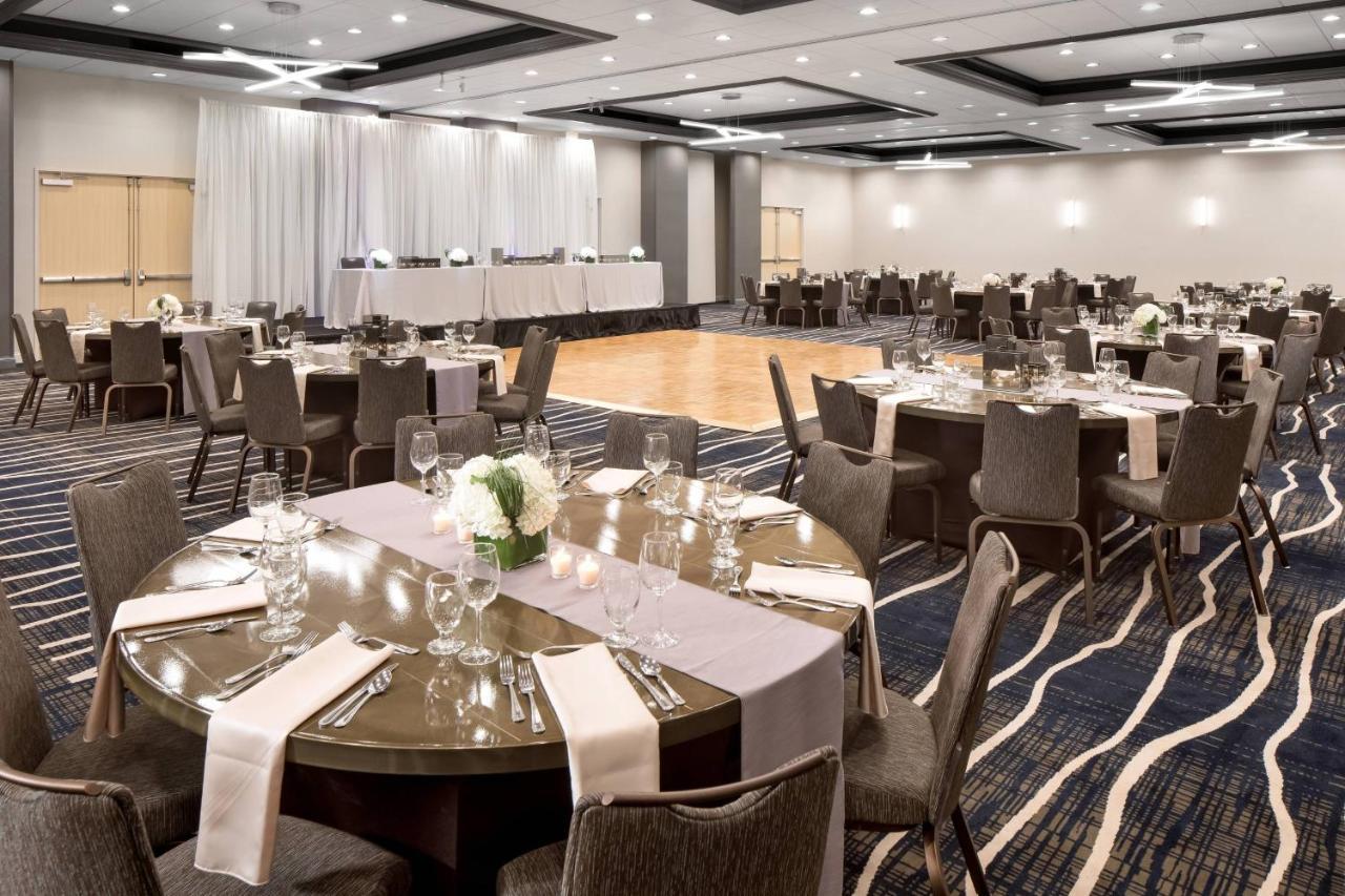 Delta Hotels By Marriott Minneapolis Northeast Екстериор снимка