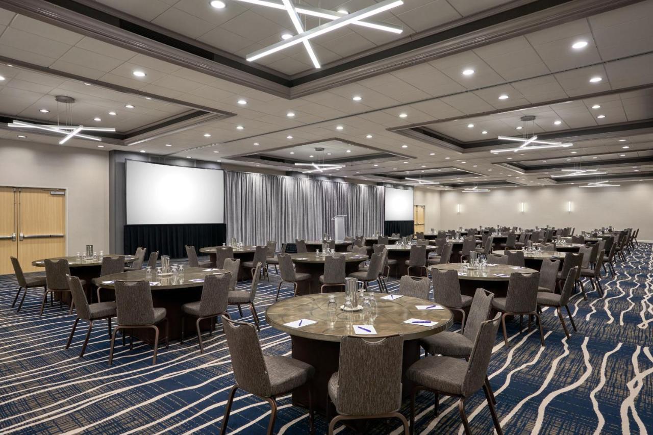 Delta Hotels By Marriott Minneapolis Northeast Екстериор снимка