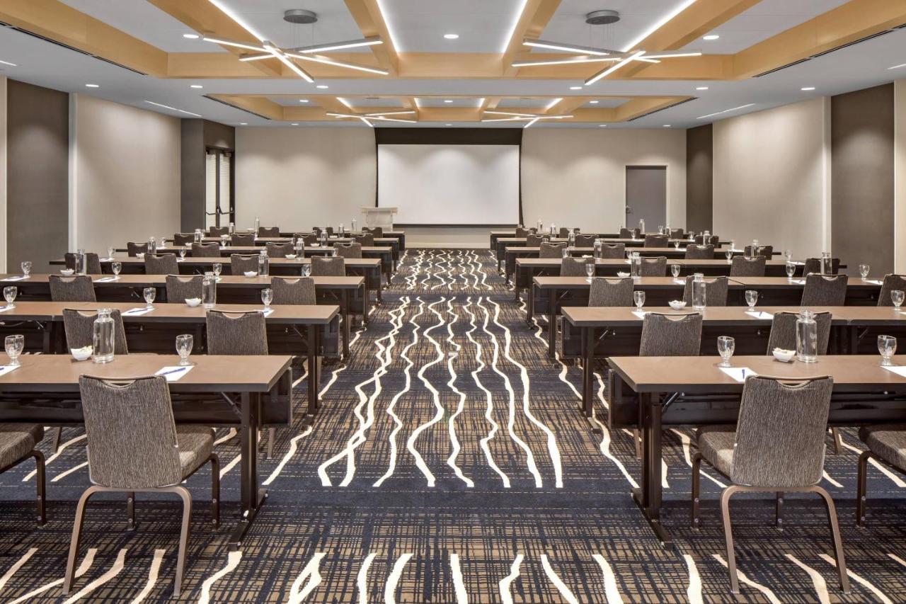 Delta Hotels By Marriott Minneapolis Northeast Екстериор снимка