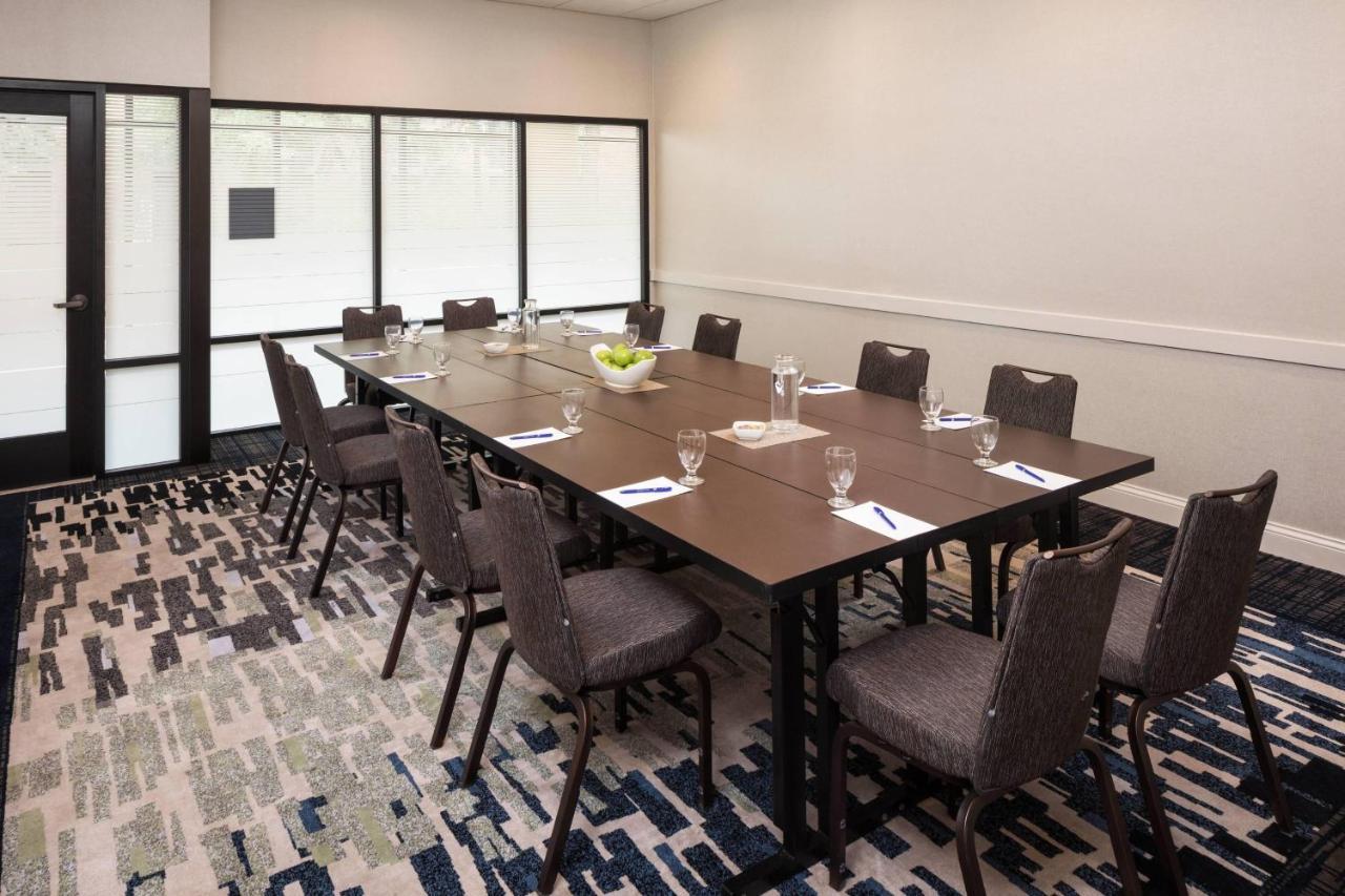 Delta Hotels By Marriott Minneapolis Northeast Екстериор снимка