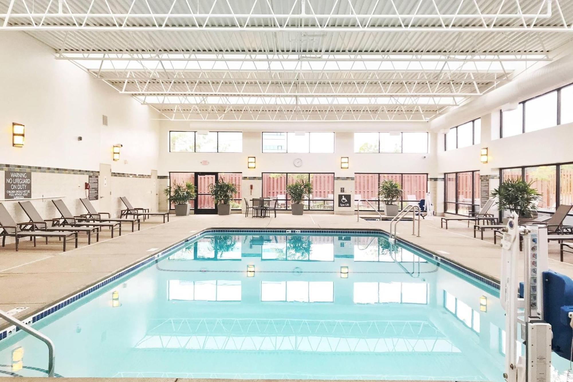 Delta Hotels By Marriott Minneapolis Northeast Екстериор снимка