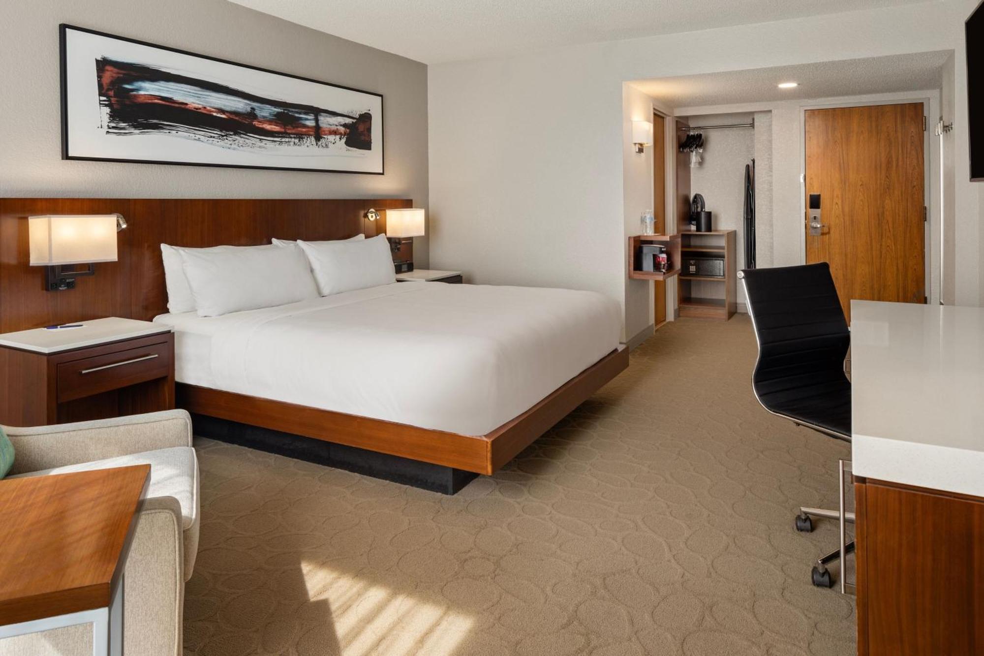 Delta Hotels By Marriott Minneapolis Northeast Екстериор снимка