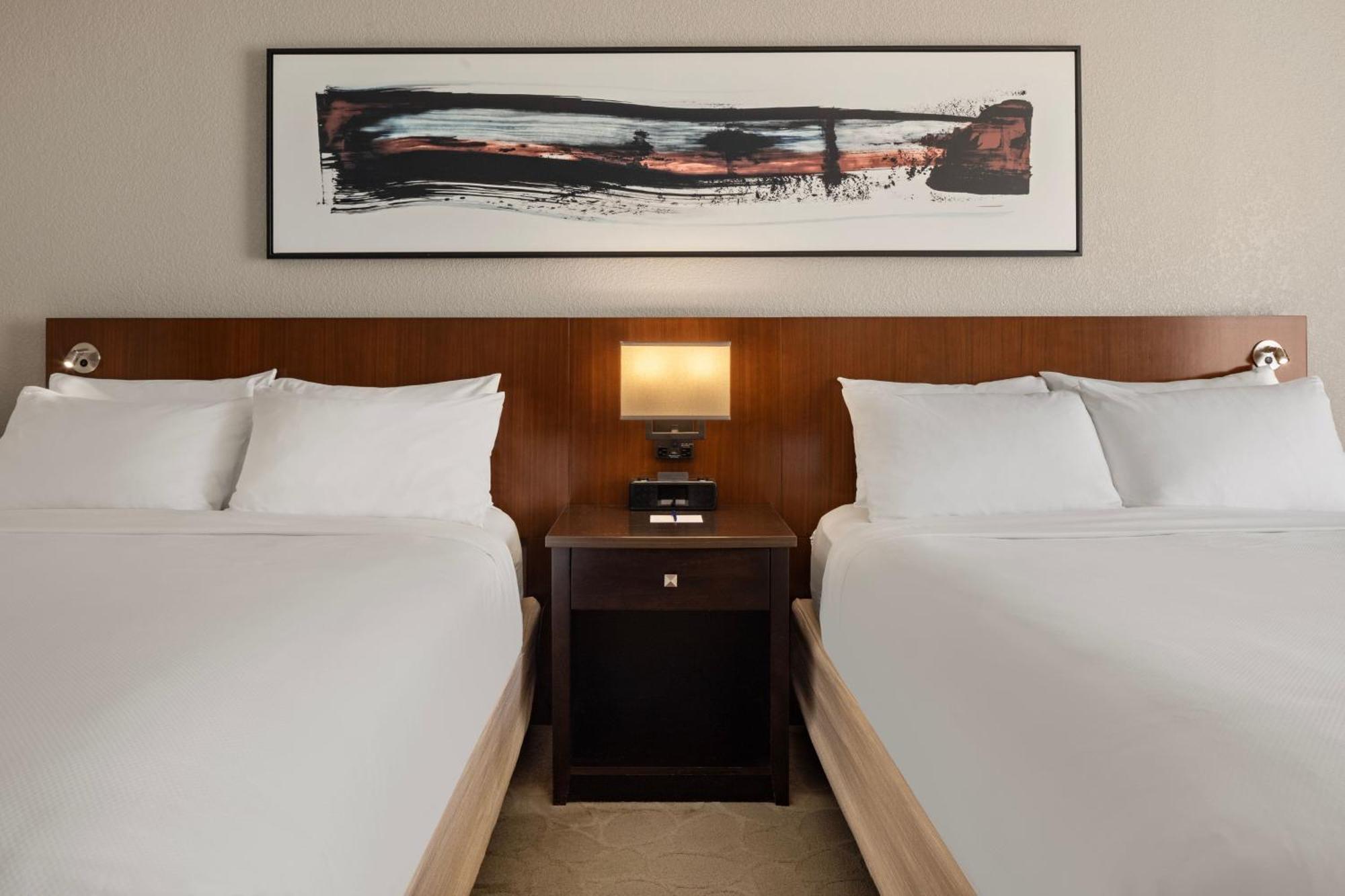 Delta Hotels By Marriott Minneapolis Northeast Екстериор снимка