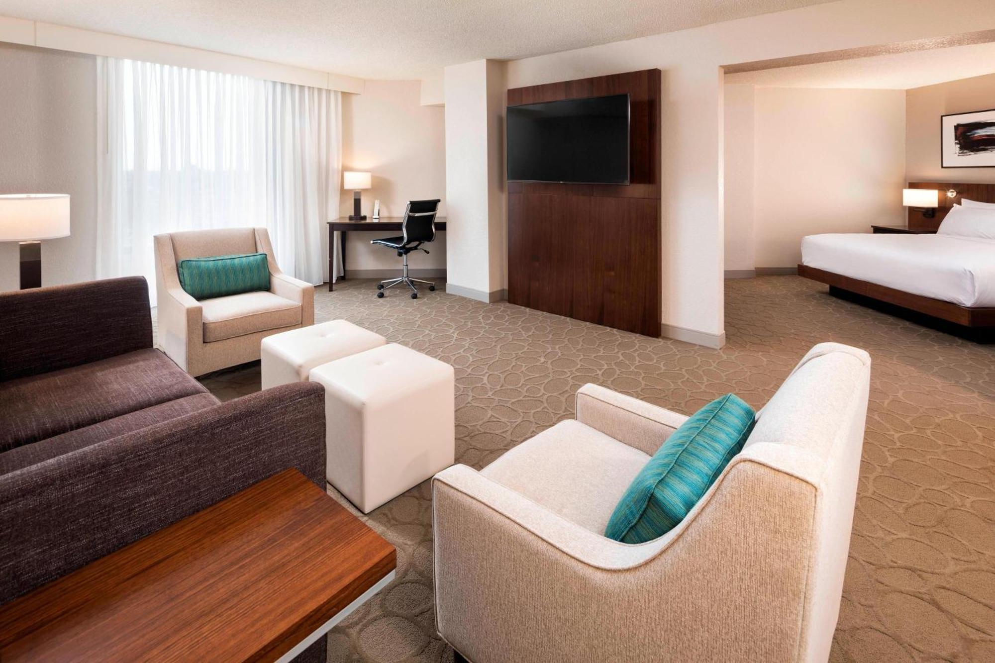 Delta Hotels By Marriott Minneapolis Northeast Екстериор снимка