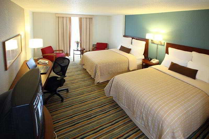 Delta Hotels By Marriott Minneapolis Northeast Стая снимка