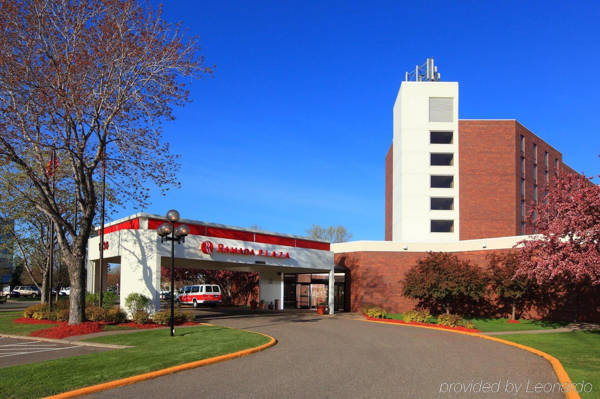 Delta Hotels By Marriott Minneapolis Northeast Екстериор снимка