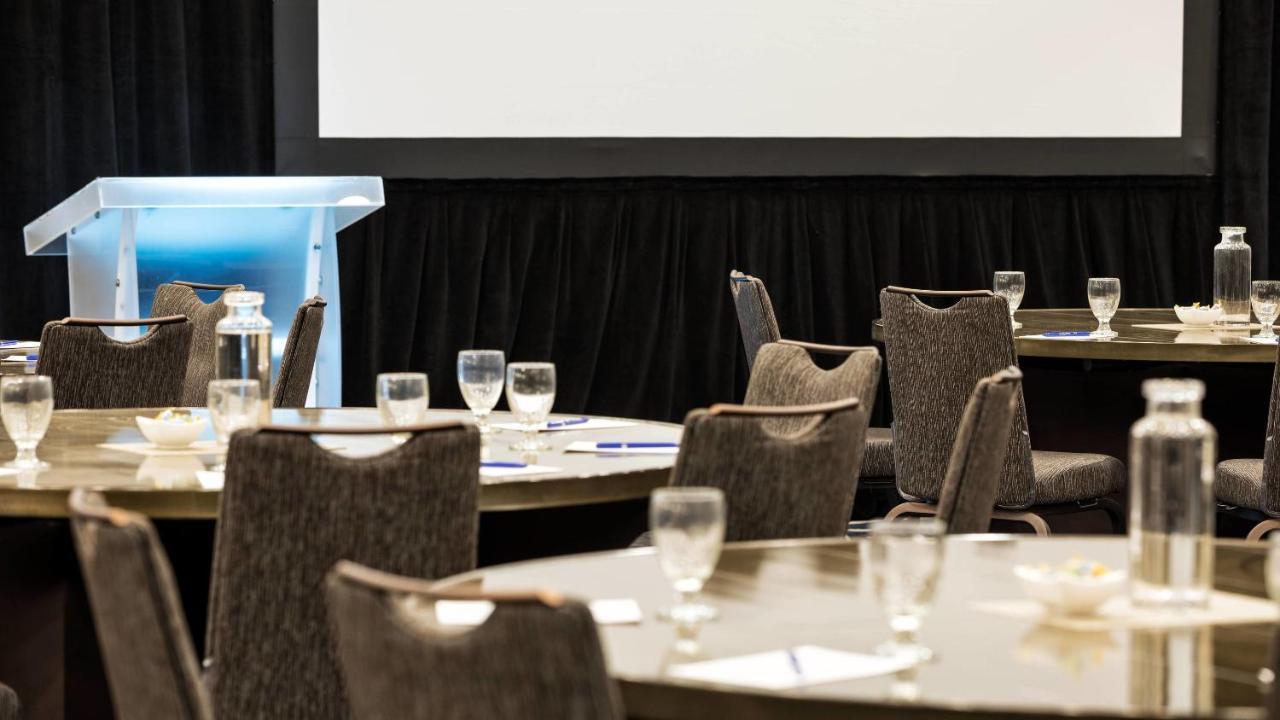 Delta Hotels By Marriott Minneapolis Northeast Екстериор снимка