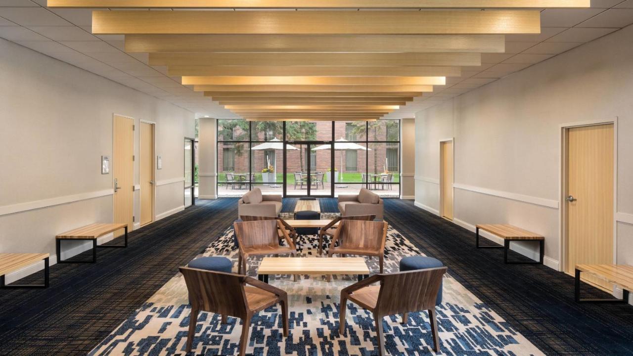 Delta Hotels By Marriott Minneapolis Northeast Екстериор снимка