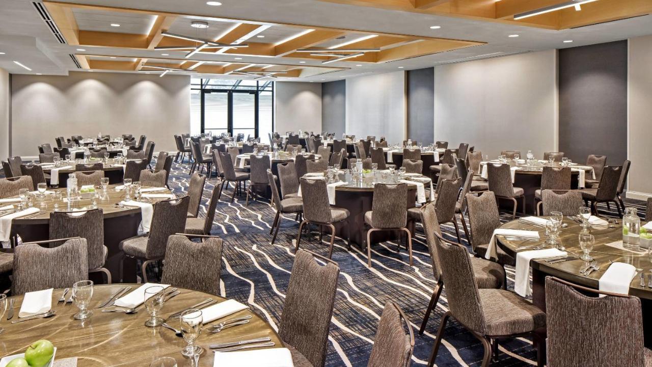 Delta Hotels By Marriott Minneapolis Northeast Екстериор снимка